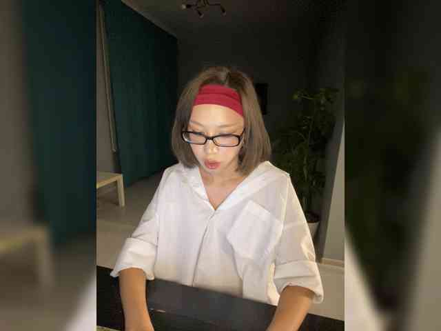 Adadollll webcam