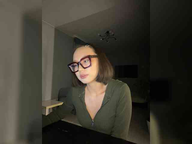 Adadollll webcam