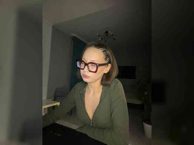 Adadollll webcam