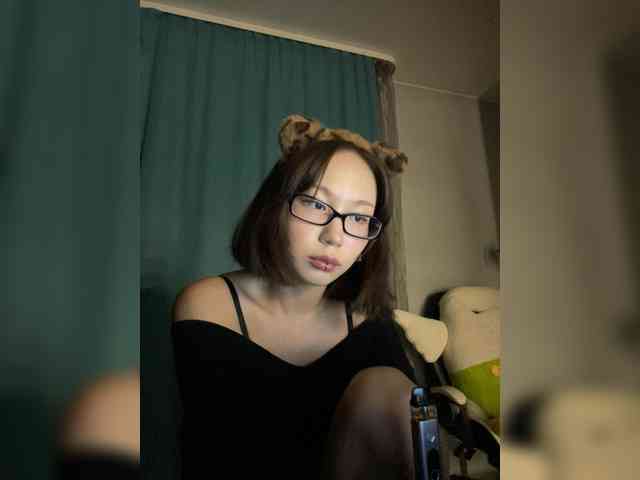Adadollll webcam