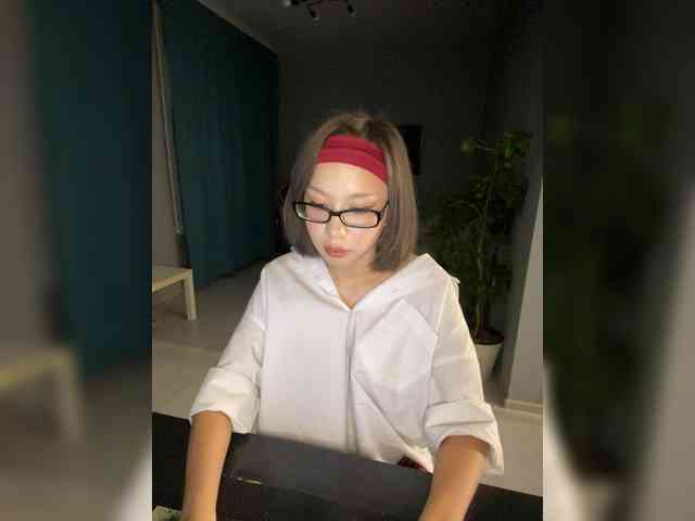 Adadollll webcam