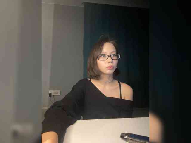 Adadollll webcam