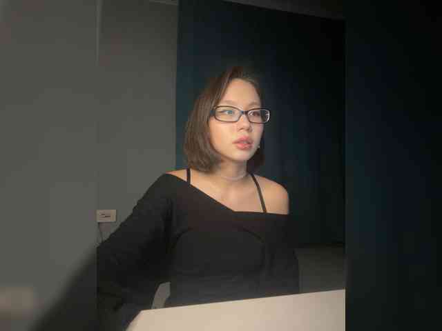 Adadollll webcam