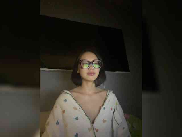 Adadollll webcam