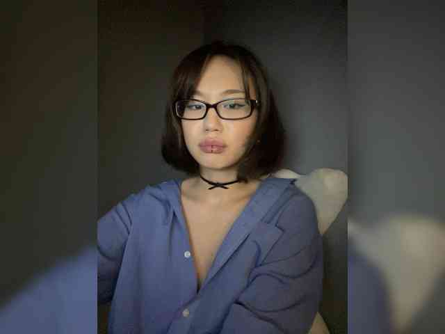 Adadollll webcam