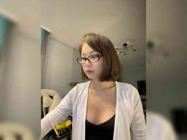 Adadollll webcam
