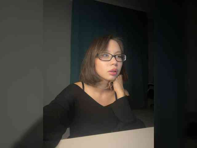 Adadollll webcam