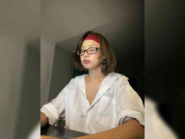 Adadollll webcam