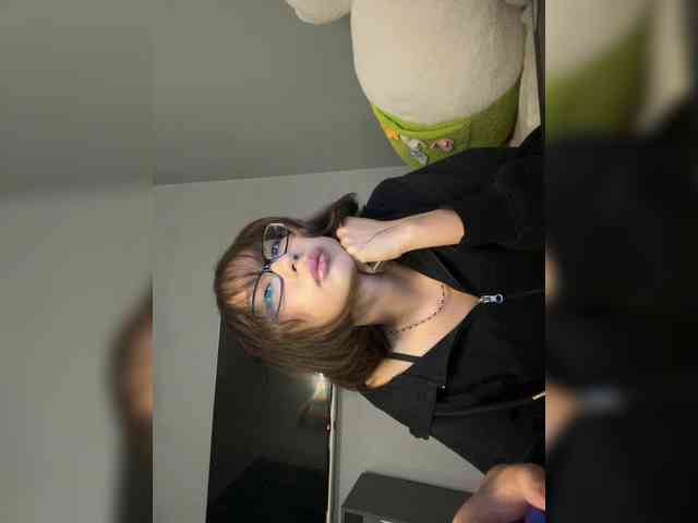Adadollll webcam