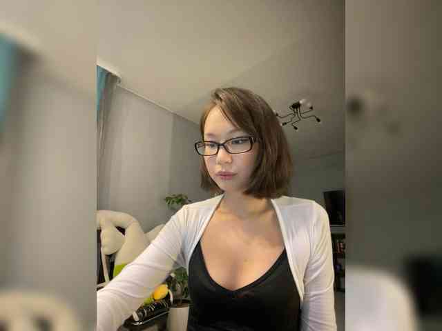 Adadollll webcam