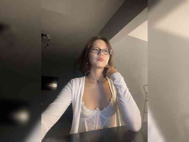 Adadollll webcam
