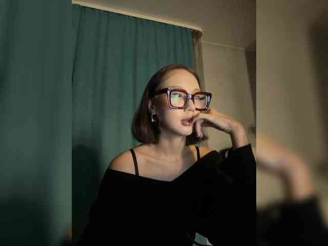 Adadollll webcam