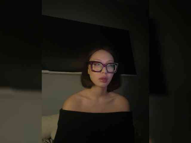Adadollll webcam