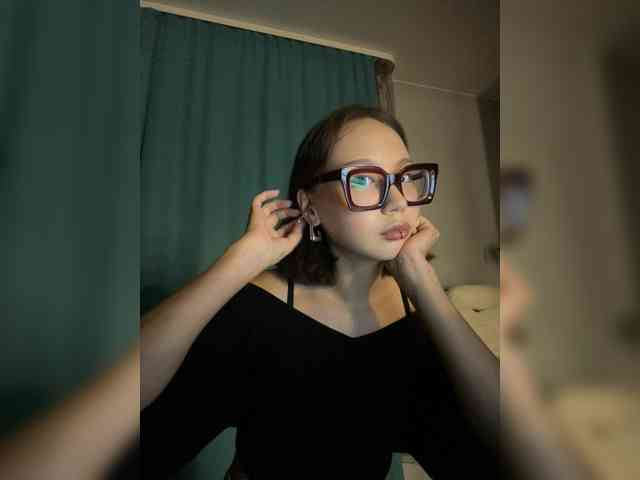 Adadollll webcam