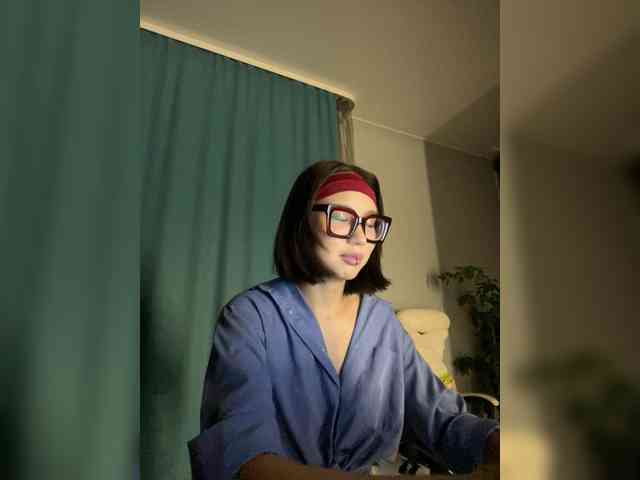 Adadollll webcam