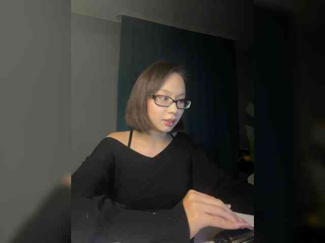 Adadollll webcam