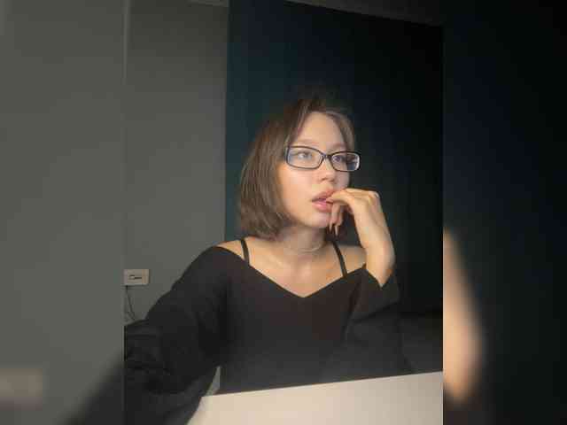 Adadollll webcam