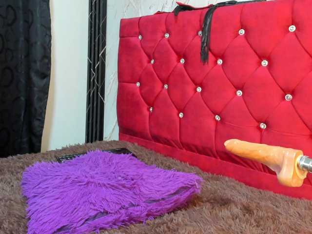 ArianaFire live cam on BongaCams