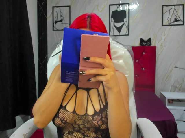 ArianaFire live cam on BongaCams