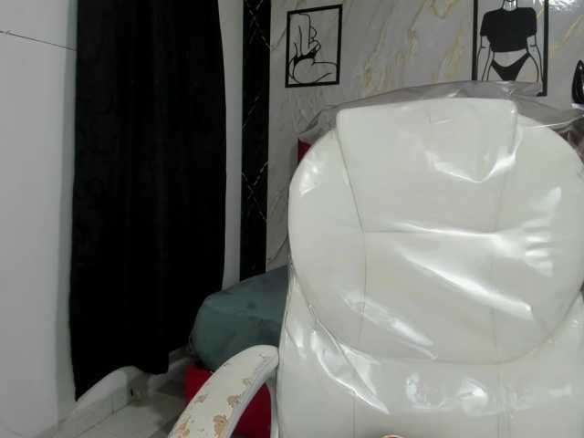 ArianaFire live cam on BongaCams