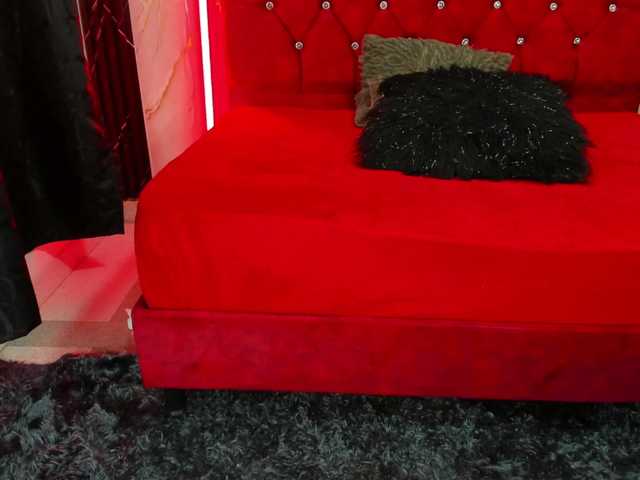ArianaFire live cam on BongaCams