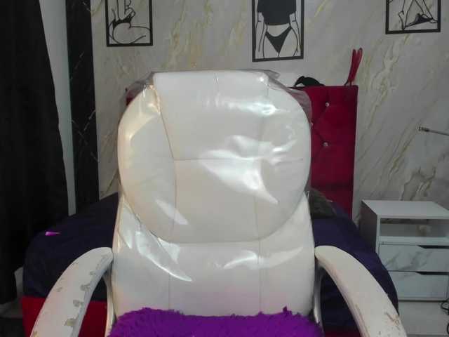 ArianaFire live cam on BongaCams