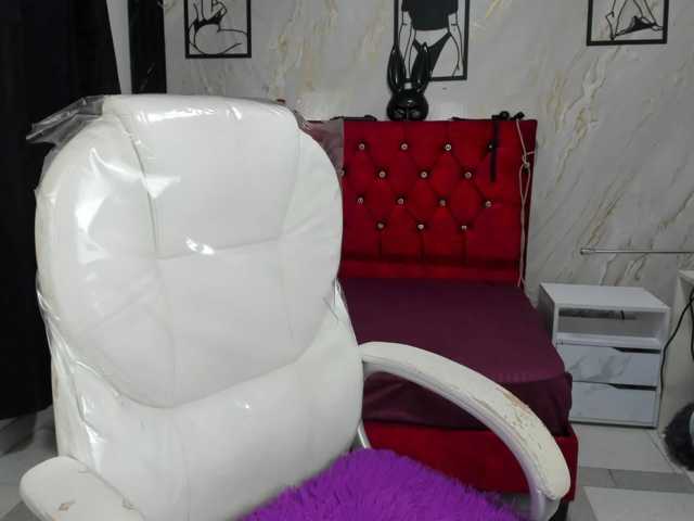 ArianaFire, en vivo ahora en BongaCams