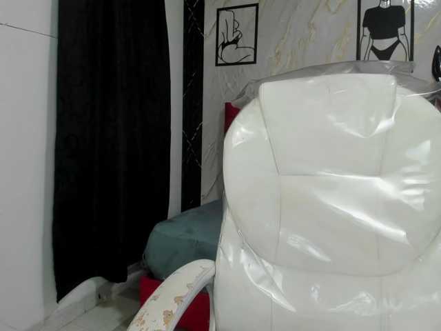 ArianaFire live cam on BongaCams