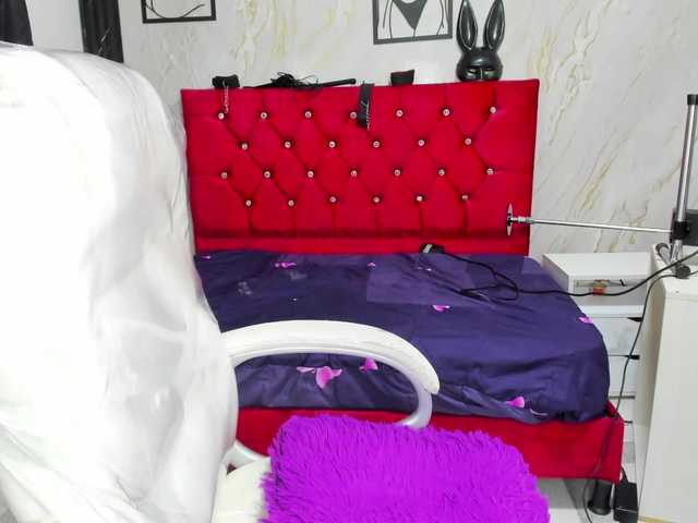 ArianaFire live cam on BongaCams