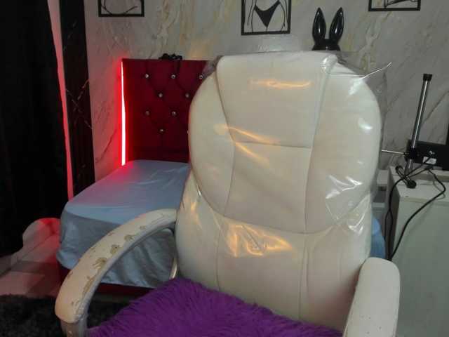 ArianaFire live cam on BongaCams