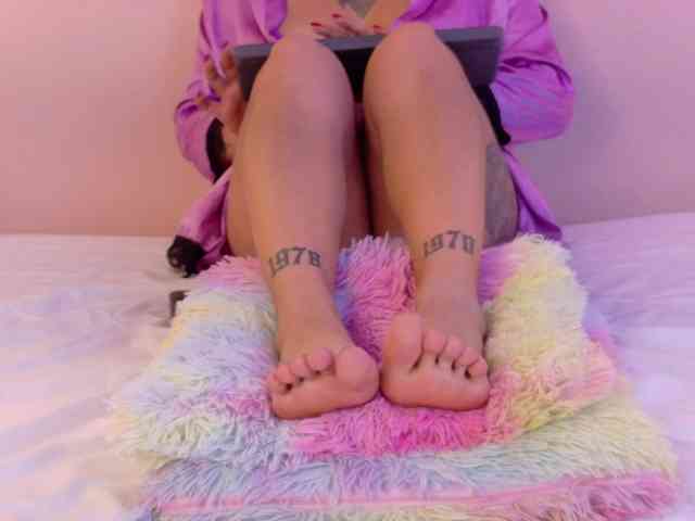 Maia-Foxx webcam