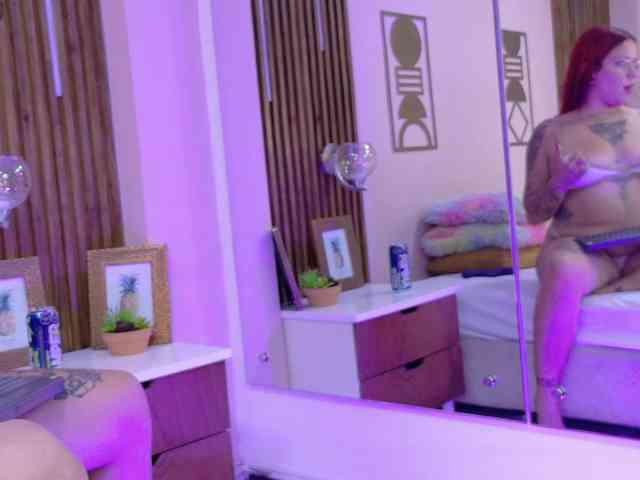 Maia-Foxx webcam