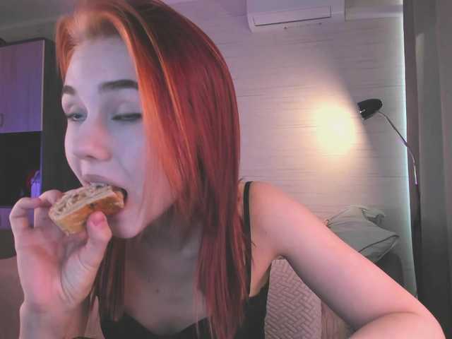 Cute1yoga live cam on BongaCams