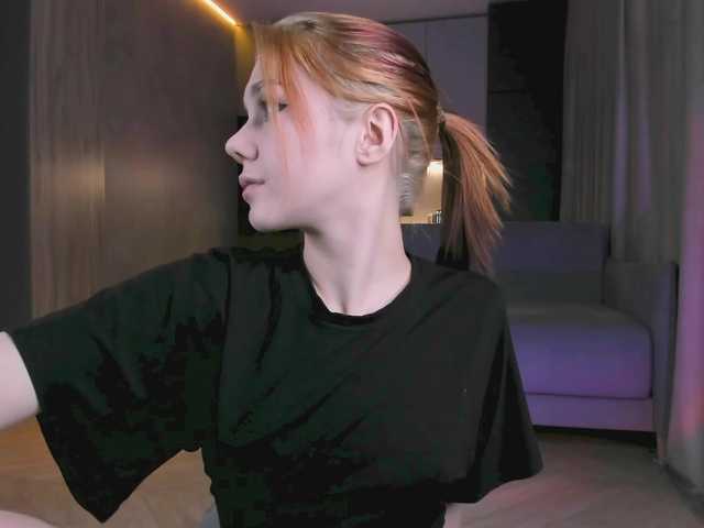 Cute1yoga live cam on BongaCams