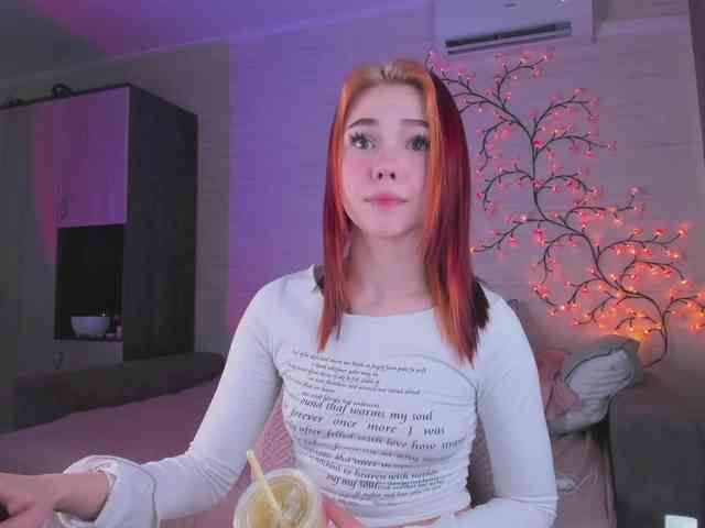 Cute1yoga webcam