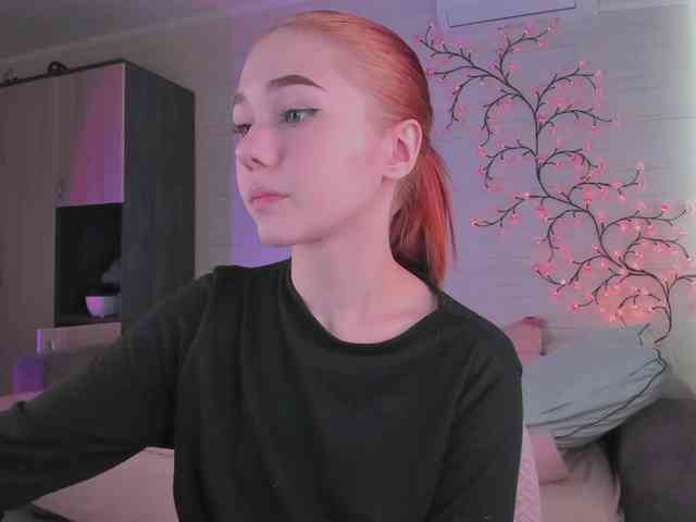 Cute1yoga webcam