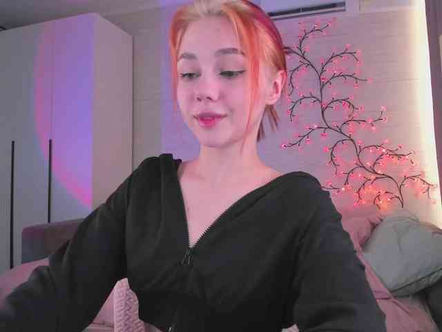 Cute1yoga webcam