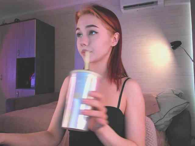 Cute1yoga webcam