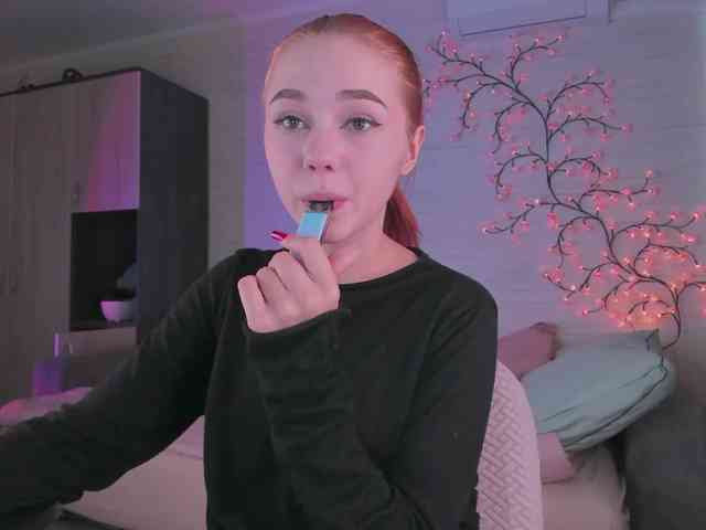 Cute1yoga webcam