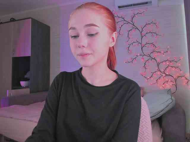 Cute1yoga webcam