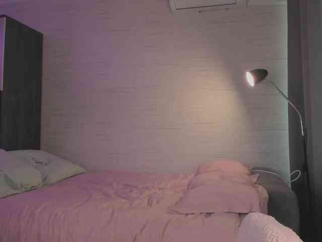 Cute1yoga webcam