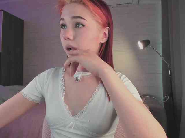 Cute1yoga webcam