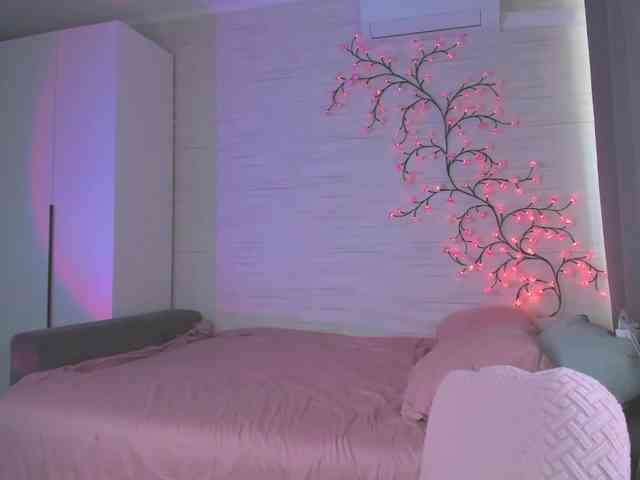 Cute1yoga webcam