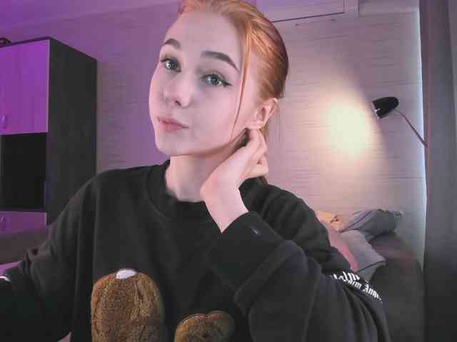 Cute1yoga webcam