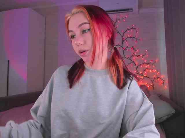 Cute1yoga webcam