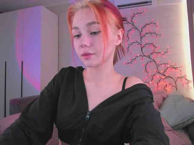 Cute1yoga webcam