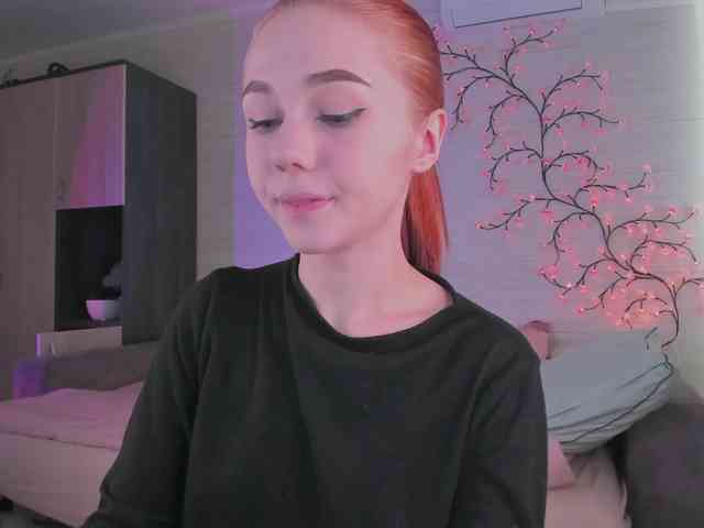 Cute1yoga webcam