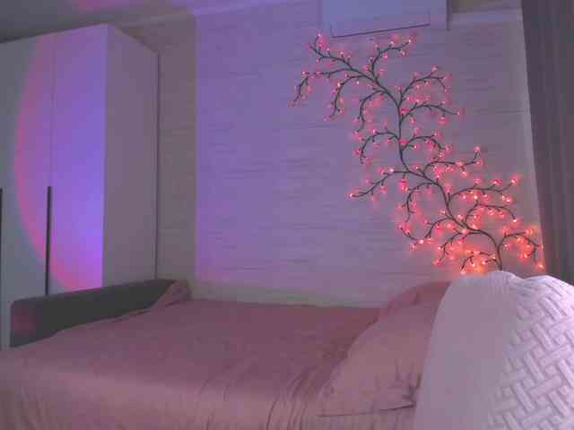 Cute1yoga webcam