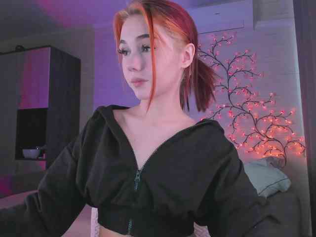 Cute1yoga webcam