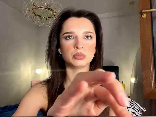 AmilyGlamour live cam on BongaCams